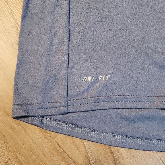 🧡Nike Gray & Black Dri-Fit Athletic Top Medium - Picture 7 of 10